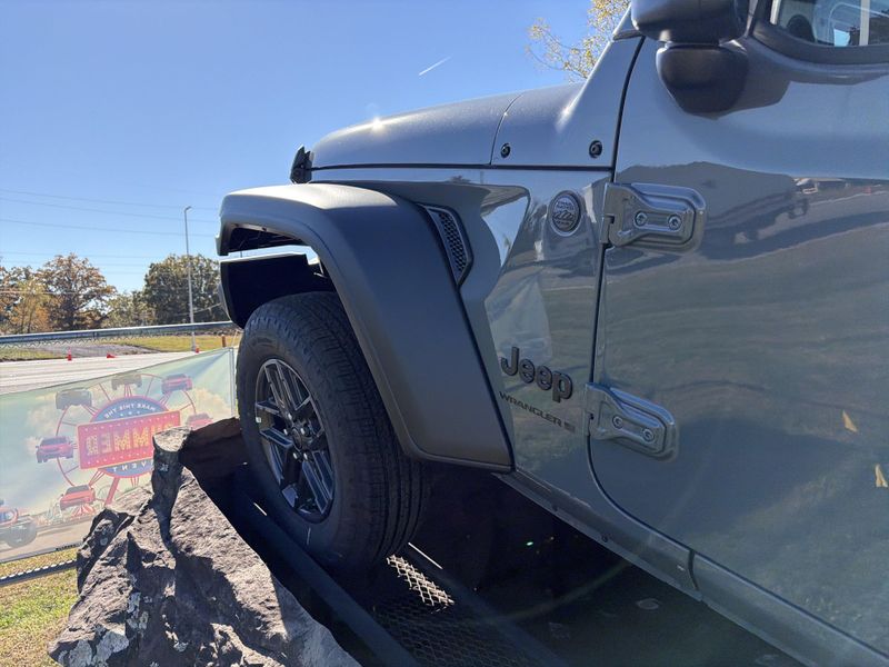 New 2026 Jeep Wrangler 4-door Sport SImage 9