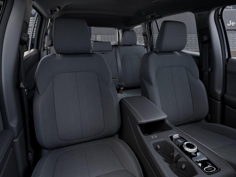 New 2026 Jeep Cherokee Laredo 4x4