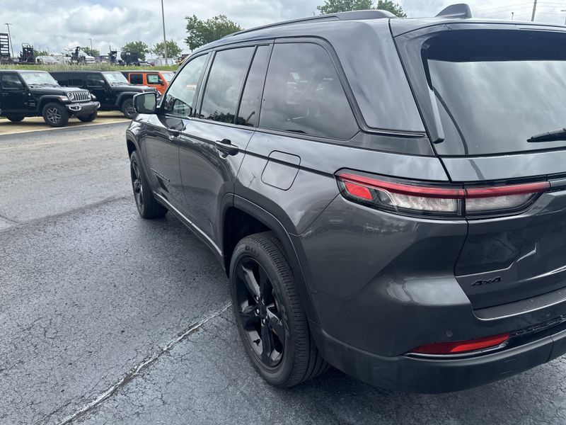 2022 Jeep Grand Cherokee AltitudeImage 8