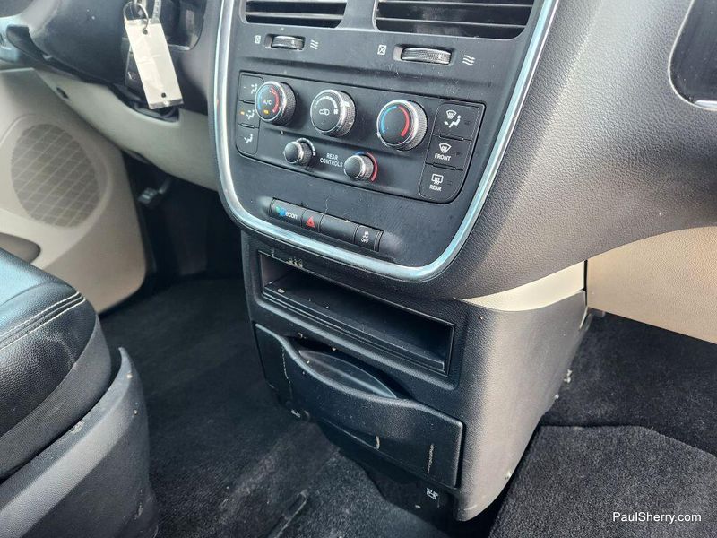 2019 Dodge Grand Caravan SXTImage 34