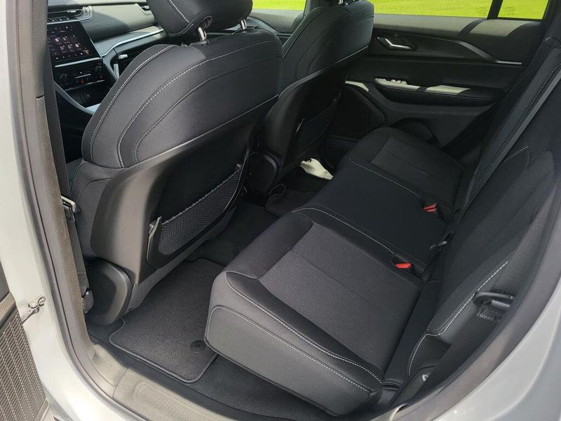 2025 Jeep Grand Cherokee Laredo 4x4Image 23