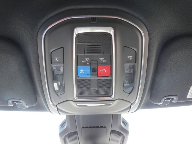 New 2026 Jeep Cherokee Laredo 4x4Image 16
