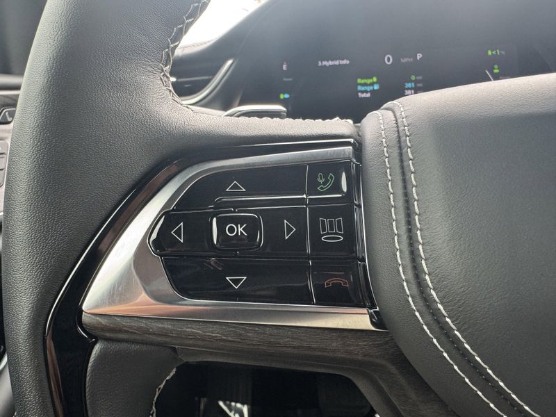 Used 2022 Jeep Grand Cherokee 4xe OverlandImage 17