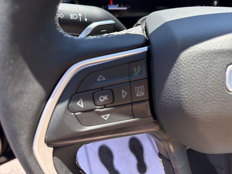 Used 2025 Jeep Grand Cherokee LimitedImage 44