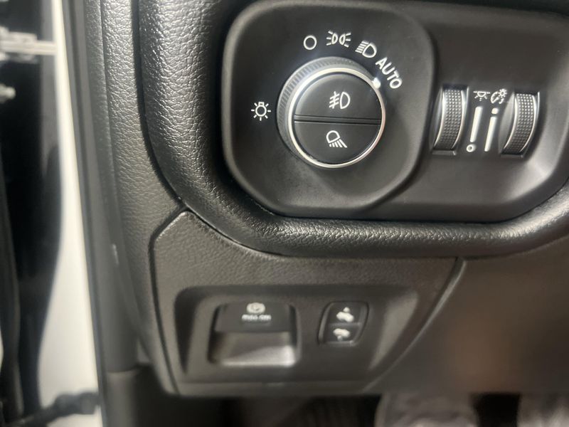 Used 2022 RAM 1500 LaramieImage 32