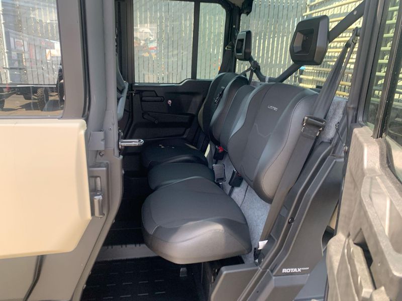 New 2025 Can-Am DEFENDER MAX LIMITED CAB HD10 Image 19