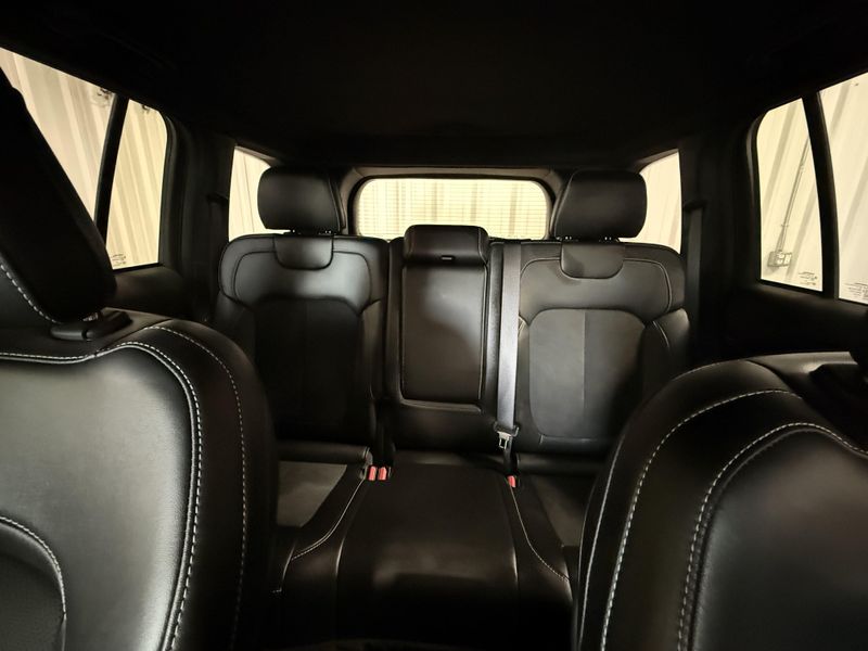 Used 2025 Jeep Grand Cherokee AltitudeImage 24