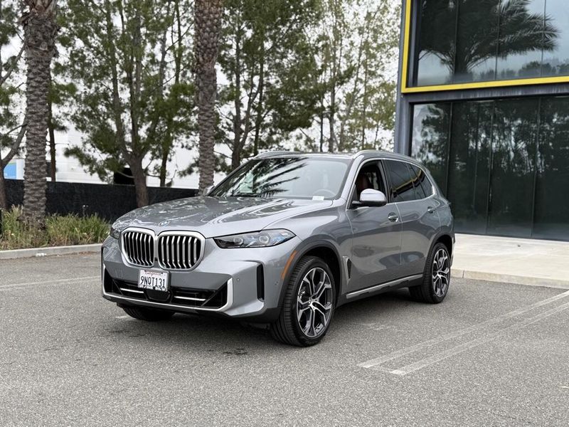 2025 BMW X5 sDrive40iImage 2