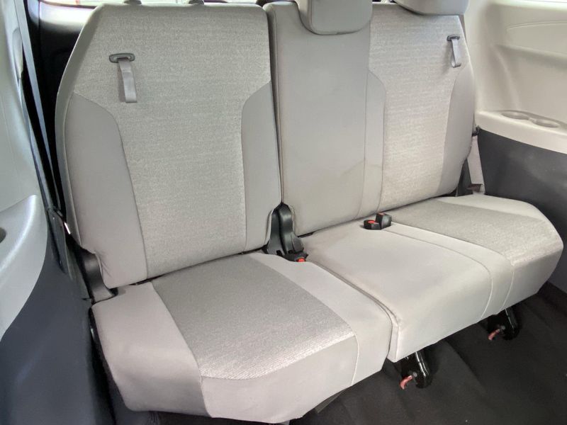 2024 Toyota Sienna LEImage 15