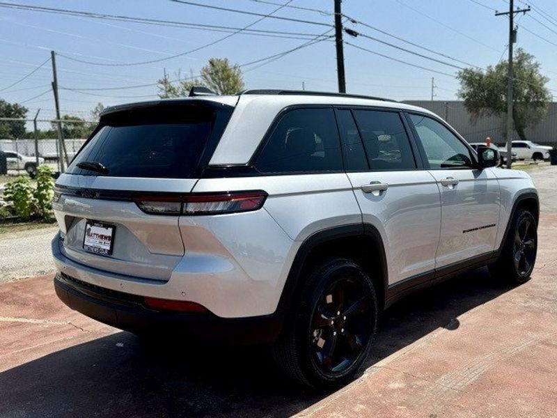 2024 Jeep Grand Cherokee Altitude 4x4Image 5