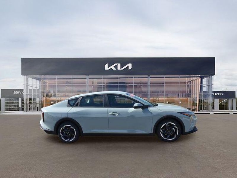 New 2026 Kia K4 EXImage 2