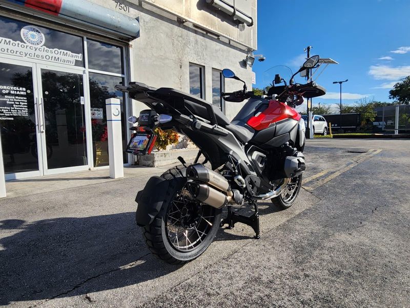 2026 BMW R 1300 GSImage 13