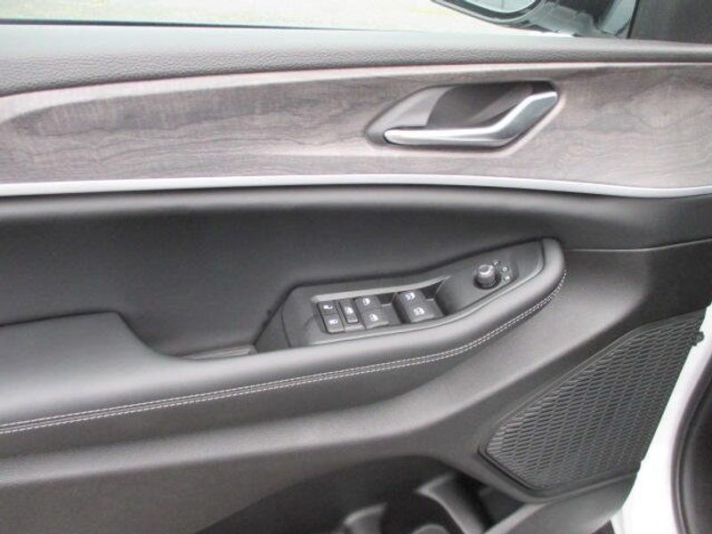 New 2026 Jeep Grand Cherokee Laredo Altitude 4x4Image 16