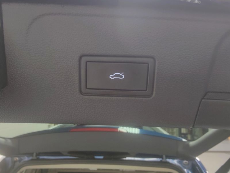 Used 2023 Volkswagen Atlas V6 AWD SEL w/Sunroof/NavImage 17