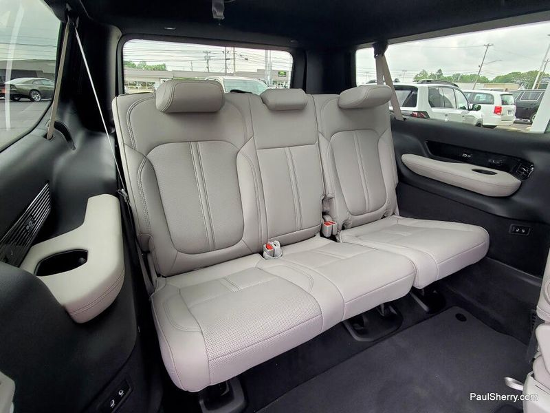 2026 Jeep Grand Wagoneer L Summit Obsidian 4x4