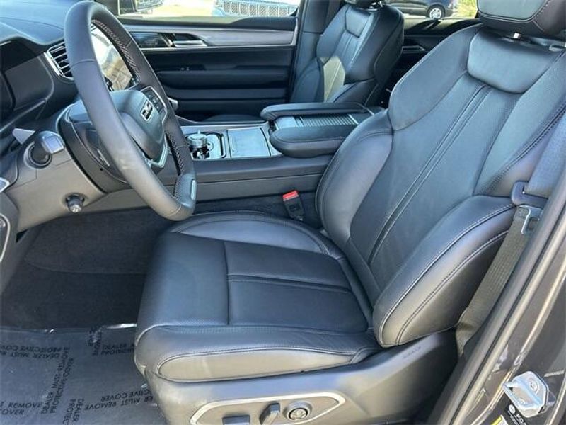 2026 Jeep Grand Grand Wagoneer Wagoneer Limited Reserve 4x4Image 17