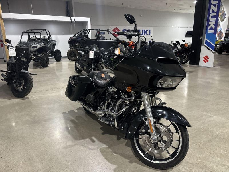 Used 2021 Harley-Davidson ROAD GLIDE Image 10