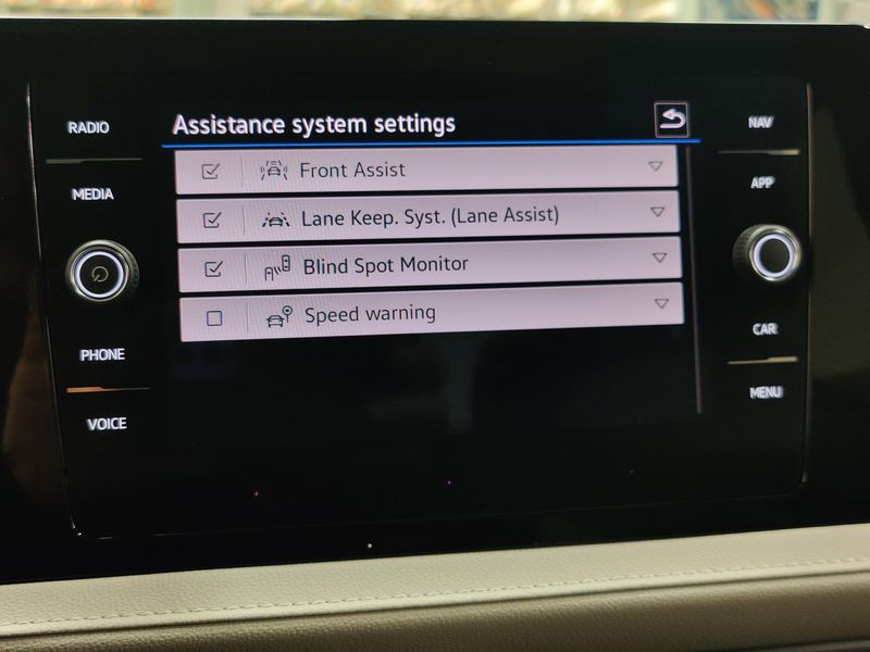 Used 2025 Volkswagen Taos SEL AWD w/Sunroof/NavImage 9
