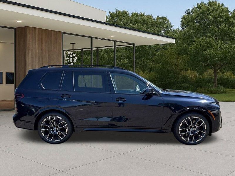 New 2027 BMW X7 xDrive40iImage 7