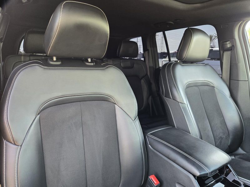 Used 2023 Jeep Grand Cherokee Altitude 4x4