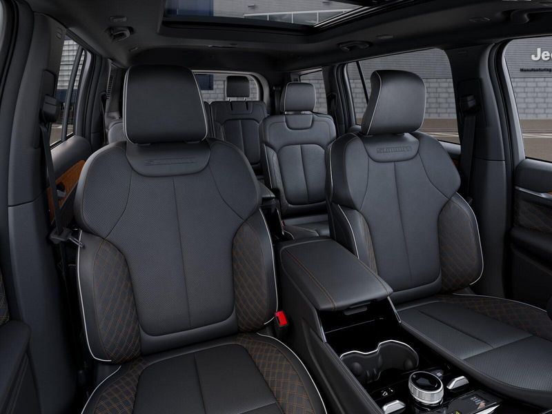 New 2026 Jeep Grand Cherokee L Summit 4x4Image 9