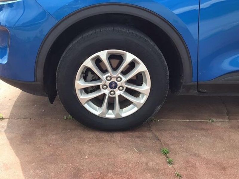 2020 Ford Escape SEImage 17
