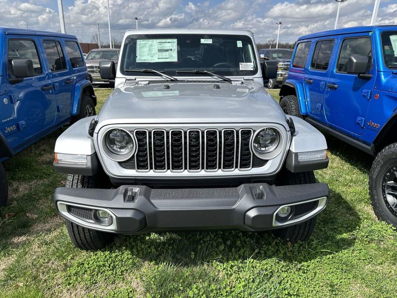 2024 Jeep Wrangler 4-door SaharaImage 2