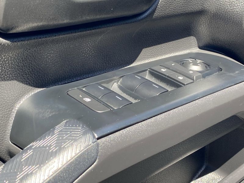 Used 2025 Toyota Tacoma SR5Image 17