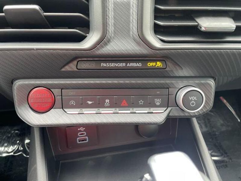 2025 Ford Mustang EcoBoost photo 18