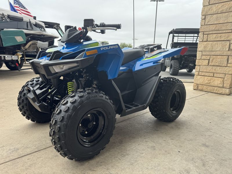2024 Polaris OUTLAW 70 EFI VELOCITY AND BLUE LIFTED LIMEImage 2