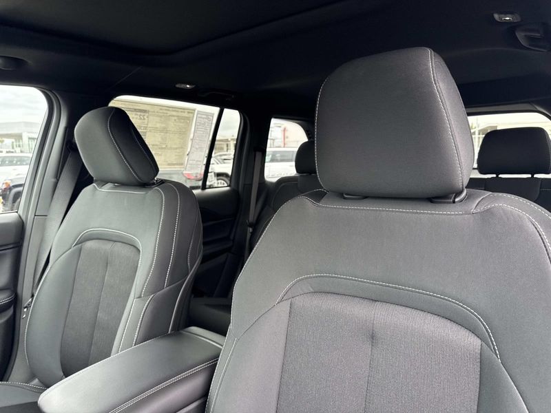 New 2026 Jeep Grand Cherokee Laredo X 4x2