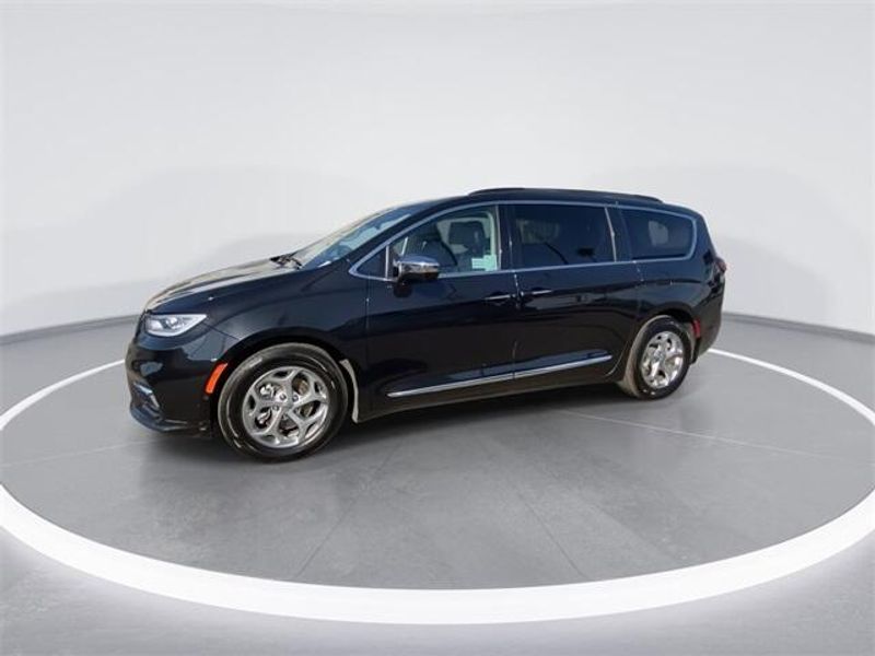 2022 Chrysler Pacifica LimitedImage 4