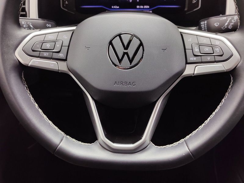 2023 Volkswagen Atlas Cross Sport SEL AWD w/Sunroof & NavImage 34