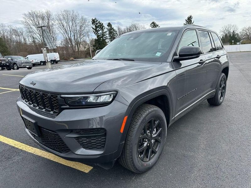 2025 Jeep Grand Cherokee Altitude X 4x4Image 5