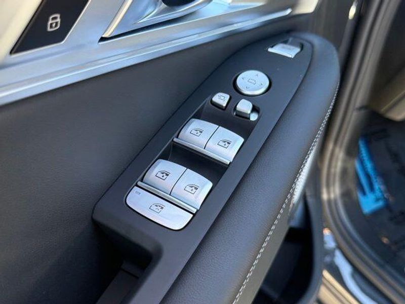 New 2026 BMW XM LabelImage 16