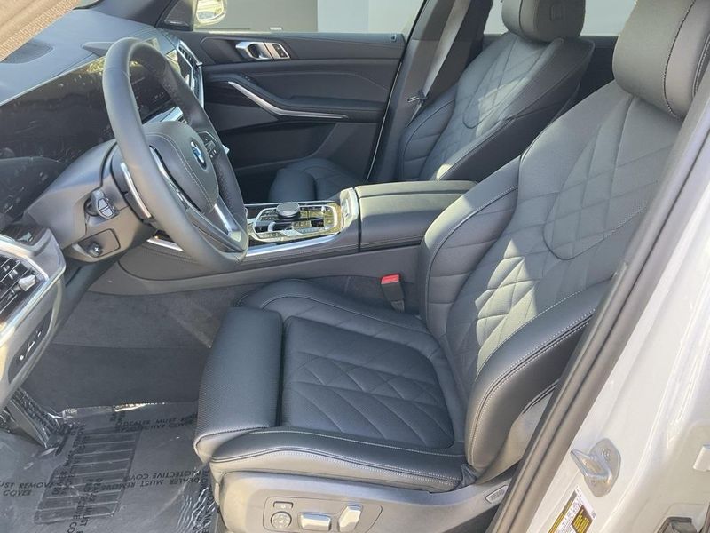 2025 BMW X5 xDrive50eImage 19
