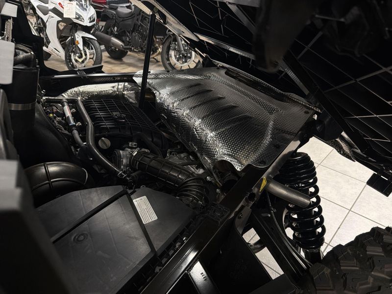 New 2026 Can-Am DEFENDER MAX LIMITED CAB HD11 Image 22