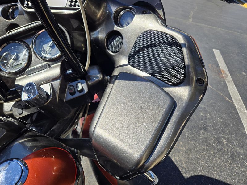 USED 2013 HARLEY ROAD GLIDE CVO  CUSTOM Image 15