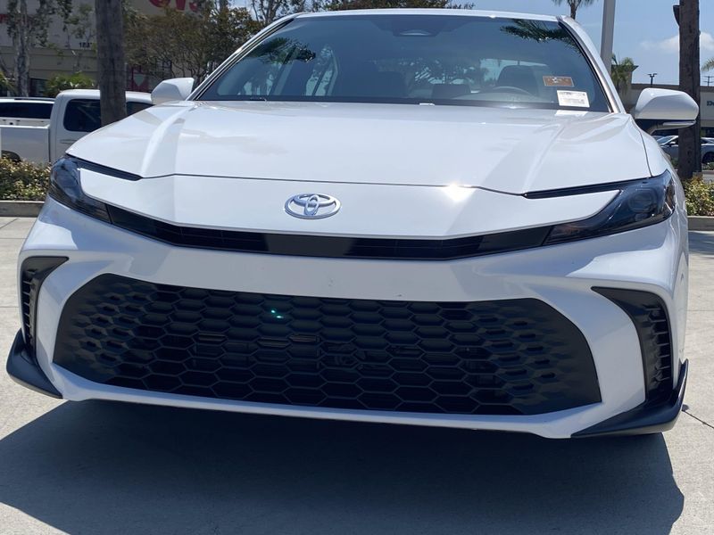 New 2025 Toyota Camry SEImage 7