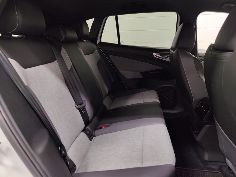 Used 2025 Volkswagen ID.4 ProImage 13