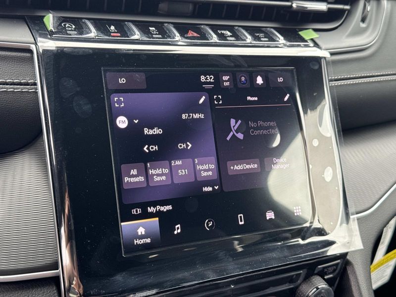 New 2026 Jeep Grand Cherokee Laredo 4x2