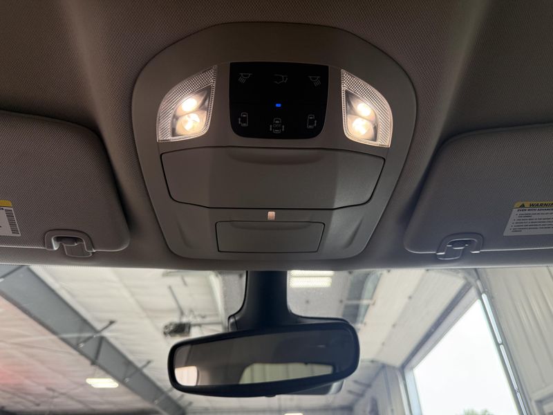 Used 2024 Chrysler Pacifica Touring LImage 11