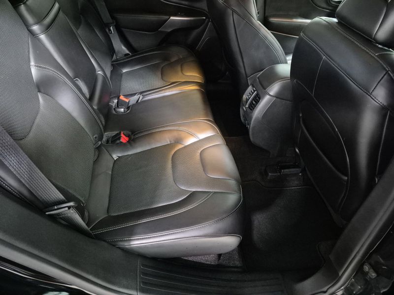 2019 Jeep Cherokee LimitedImage 8