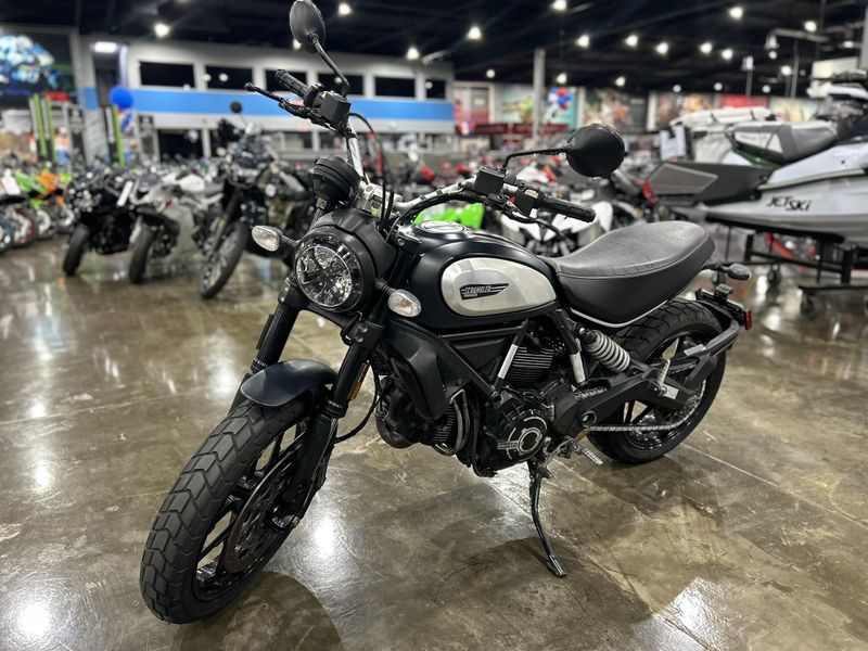 Used 2022 Ducati Icon Dark Scrambler Image 2