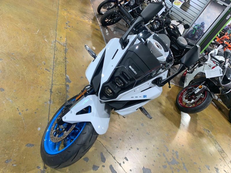 New 2026 Suzuki GSX-8R Image 23