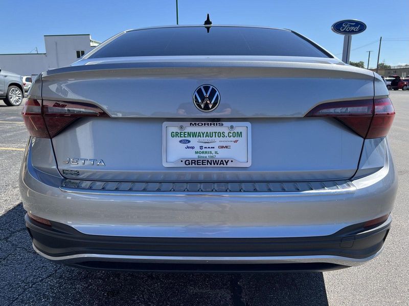 2024 Volkswagen Jetta Sport photo 5