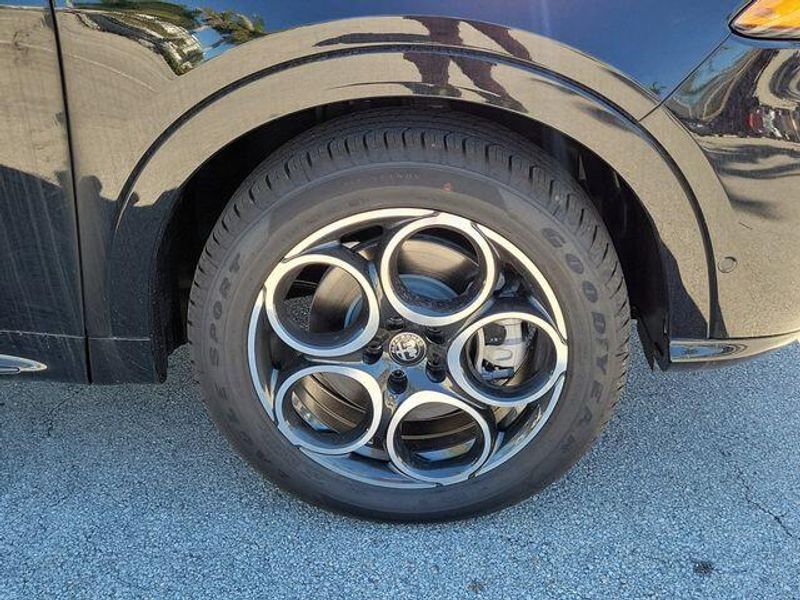 2025 Alfa Romeo Tonale BASE SPRINT photo 4