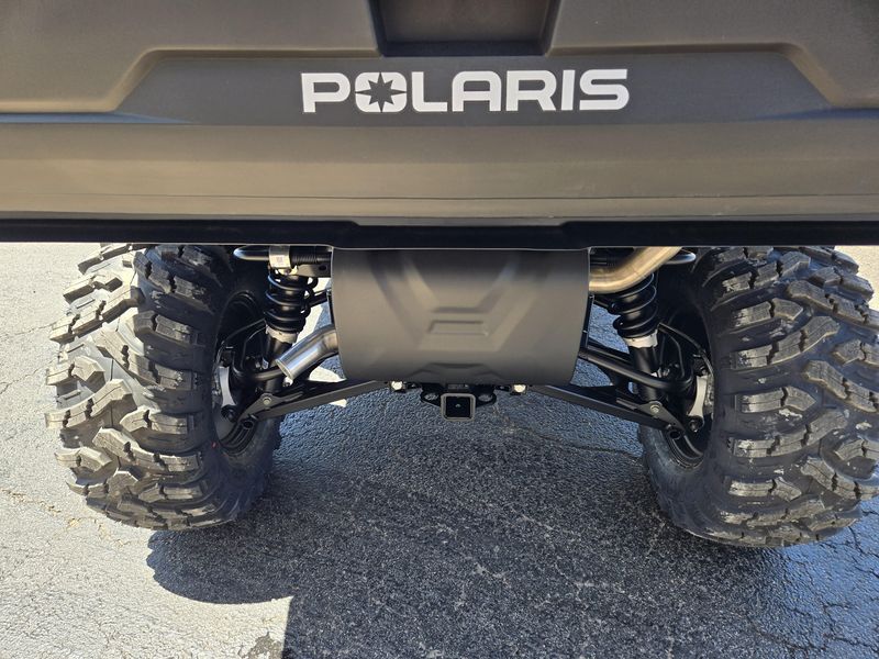NEW 2027 POLARIS RANGER CREW XP 1000 CAB Image 19