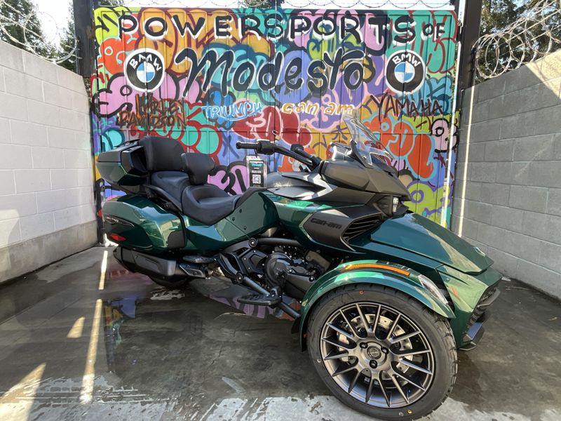 2025 Can-Am SPYDER F3 LIMITED Image 2