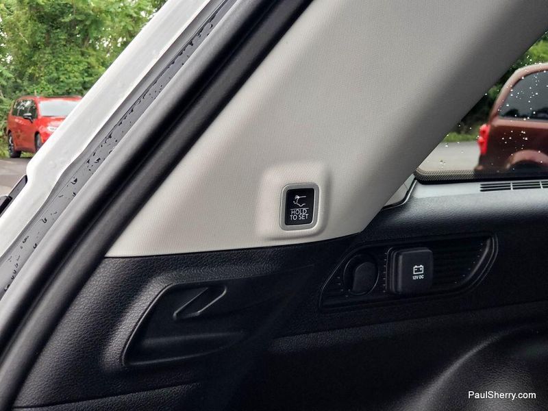 2023 Jeep Grand Cherokee Limited BlackImage 12